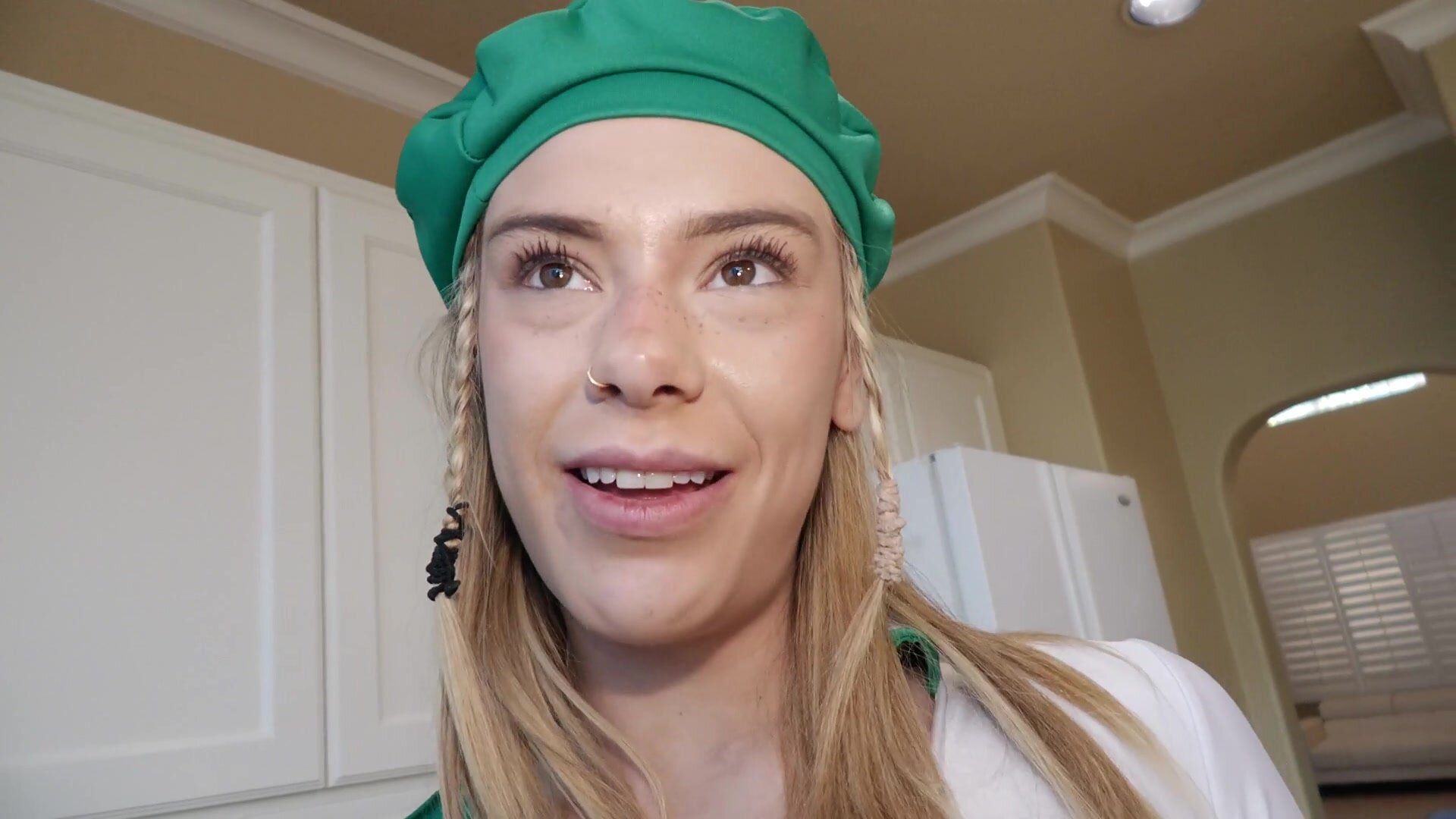 Blonde girl scout wants to thank her best client for helping her win the sales contest