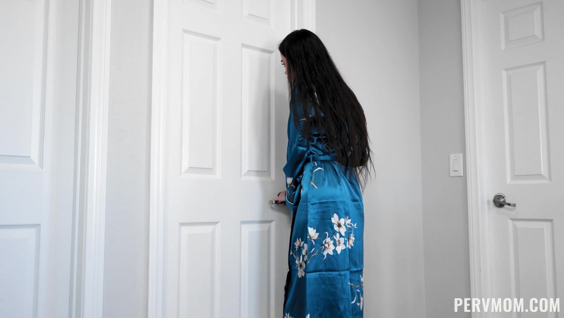 PervMom - Angelina Moon