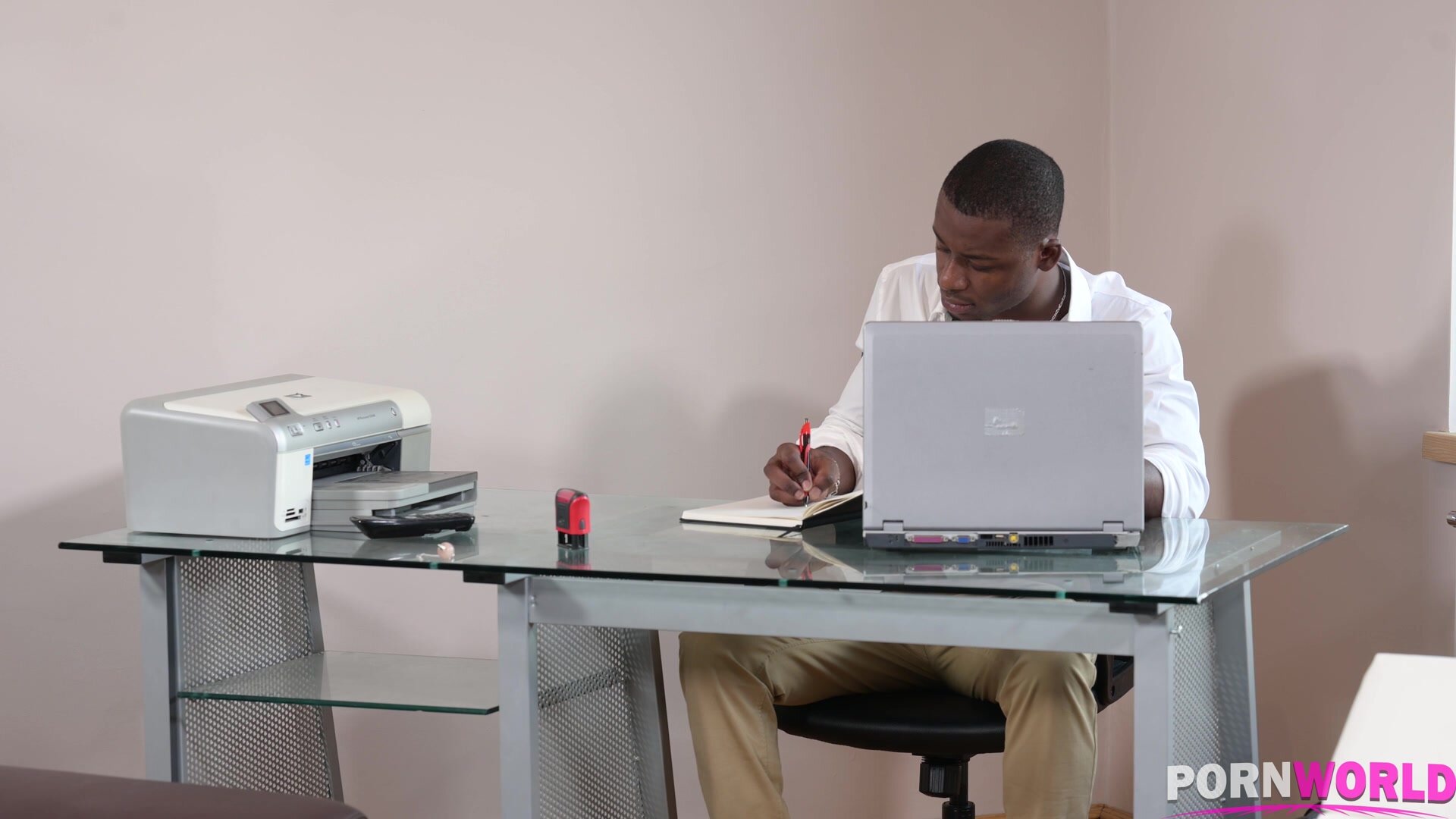 PornWorld - GP2615 - Hypnotherapist with BBC Ass Rams Nympho