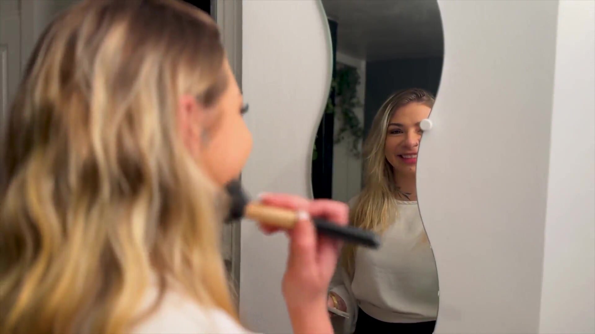 JacquieEtMichelTV – Sienna 27, Adds A Pinch Of Spice