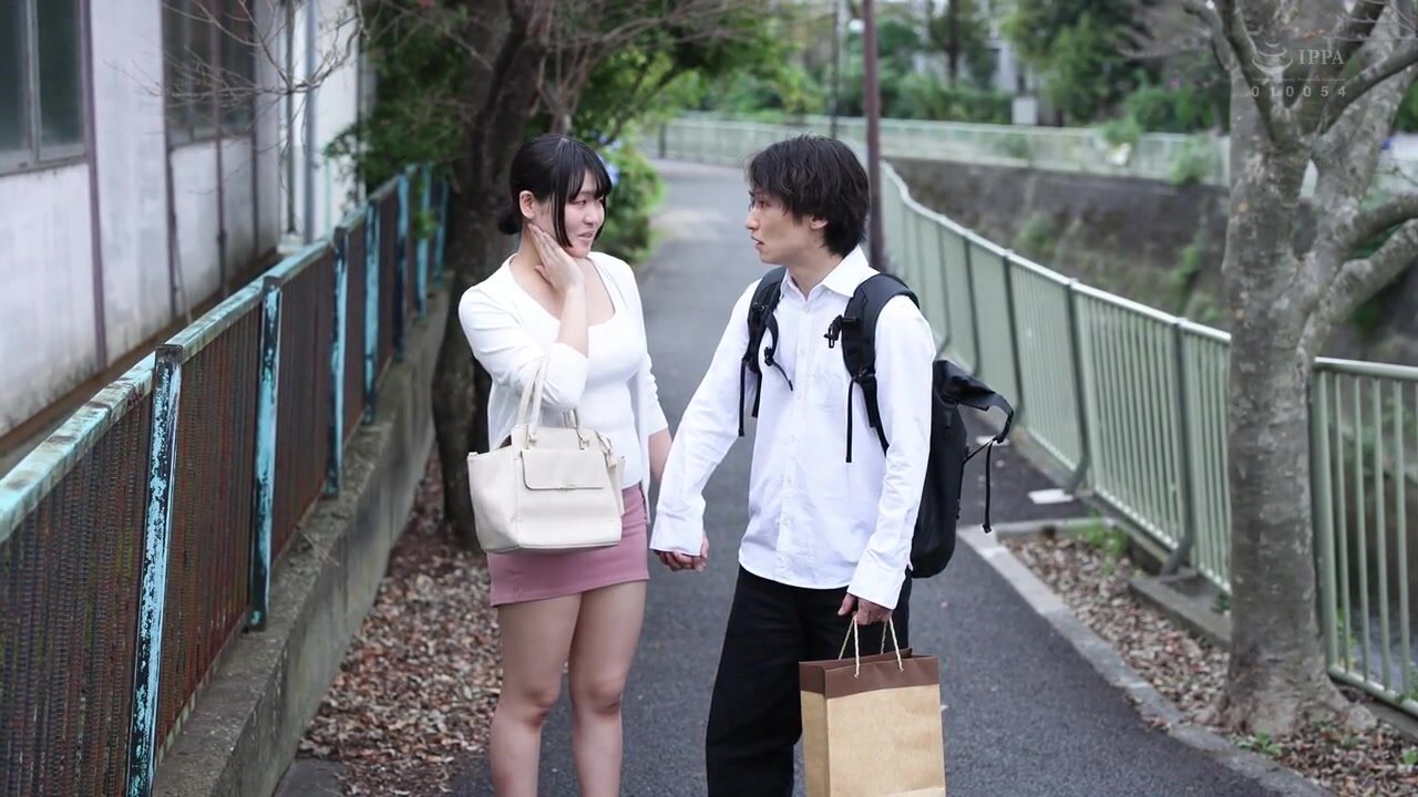 JUR-293 Having her breasts fondled is a normal part of her family's daily life.