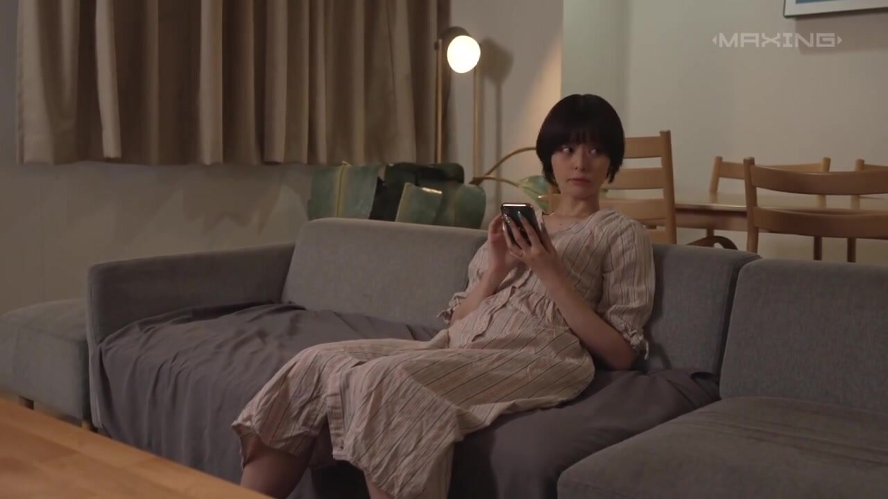 MXGS-1377 Seduced by my husband’s subordinate… Cheating at home – NTR – Tsukino Luna