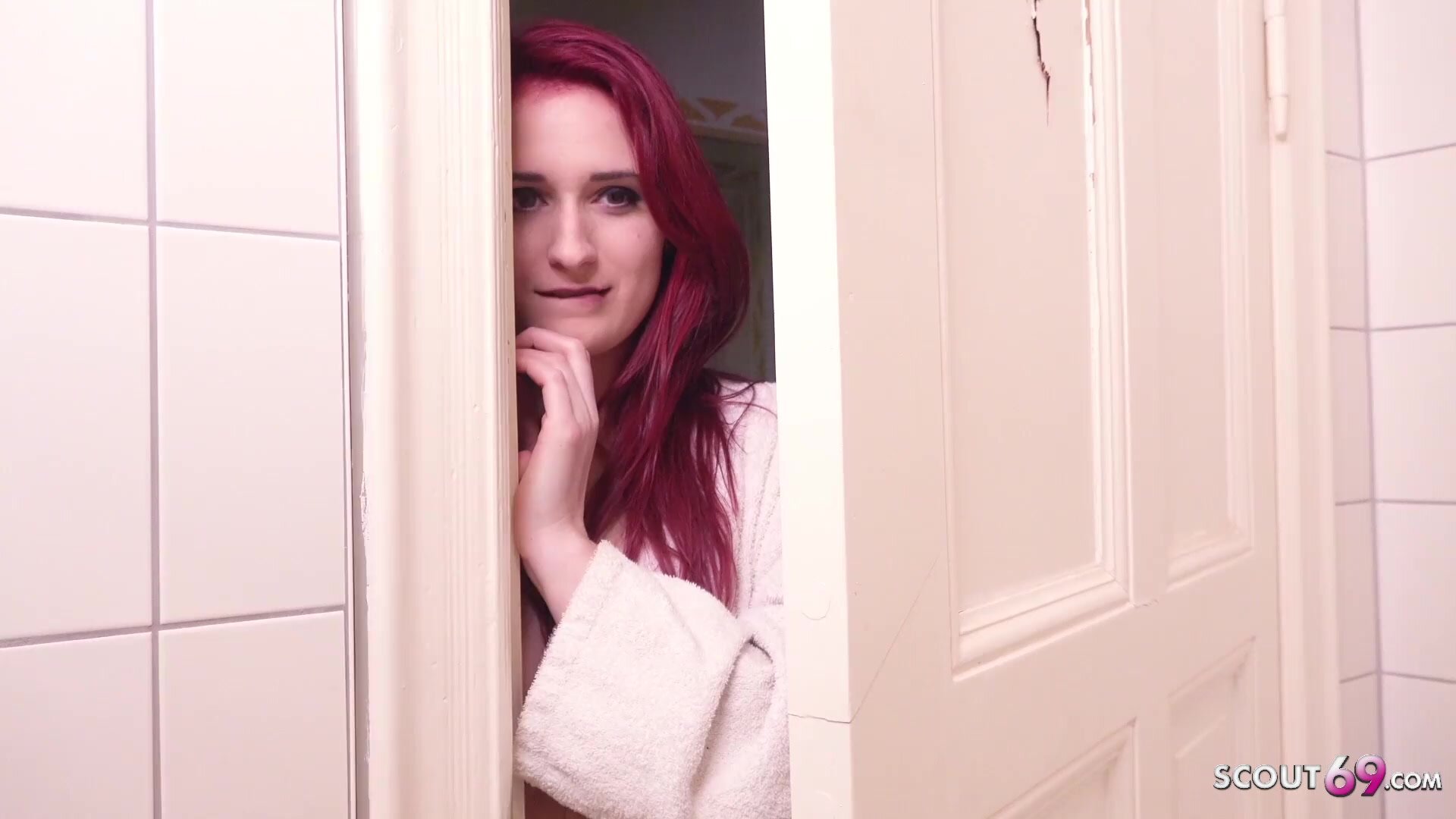 Step Sister Caught Step Brother Masturbate And Help Him To Cum