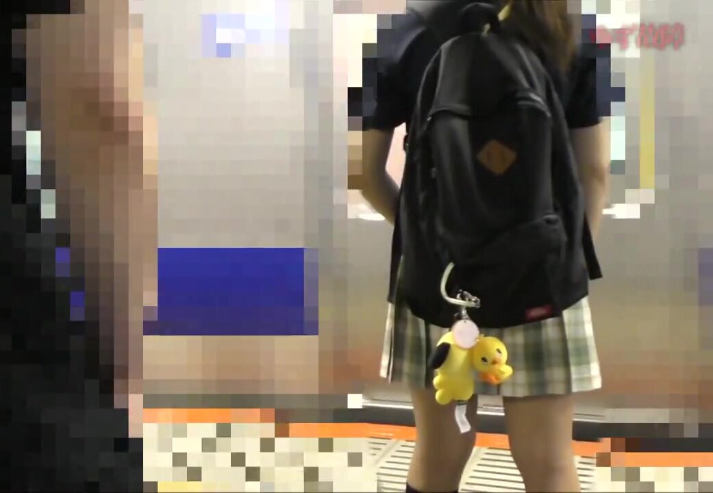 [Train Cock] Go Out To A Beautiful Ponytailed Woman In A Navy Blue Polo Uniform Who Aims To Become Doctor