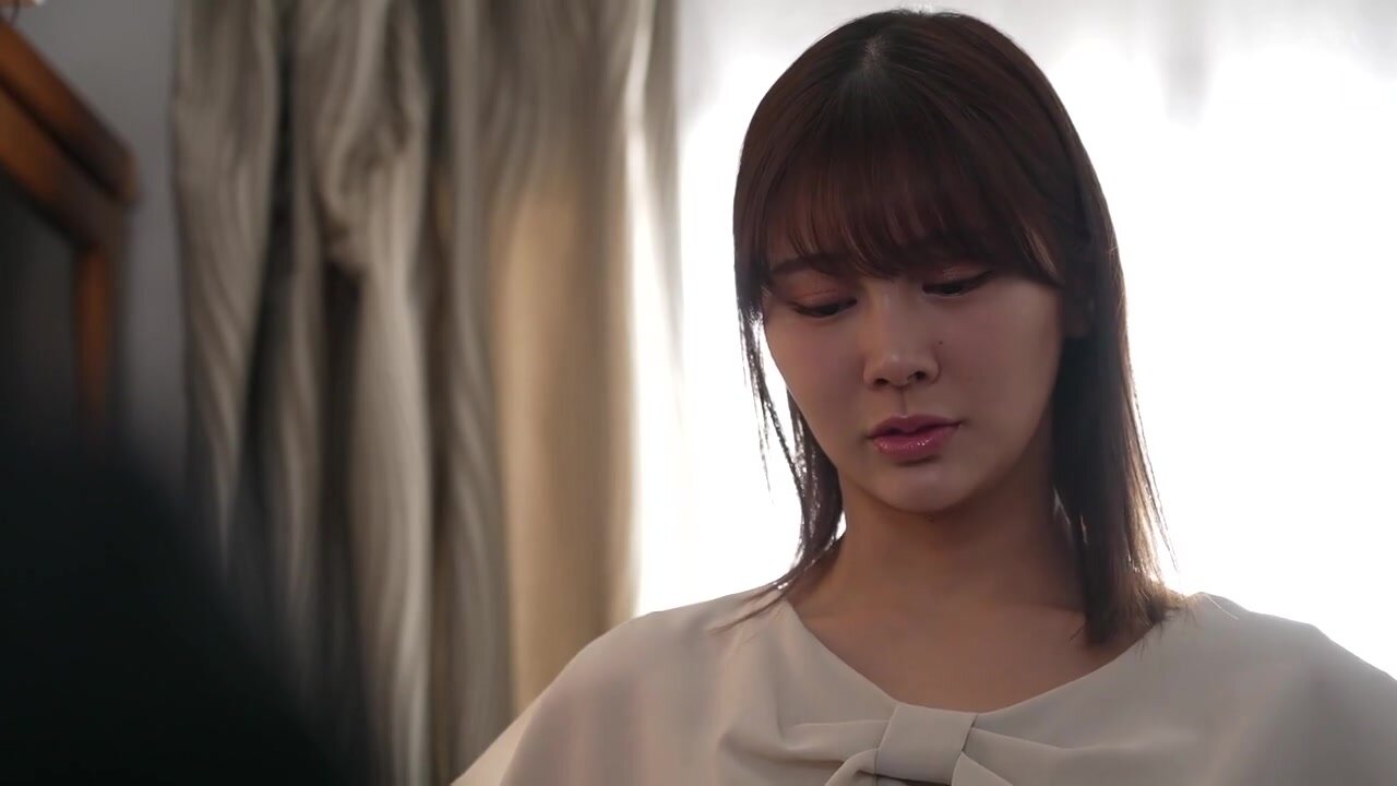 REAL-905 A young lady falls into the role of a human toilet. When she is scolded by her master, she apologizes and wets herself. A humiliating life as a maid. Miyu Otori
