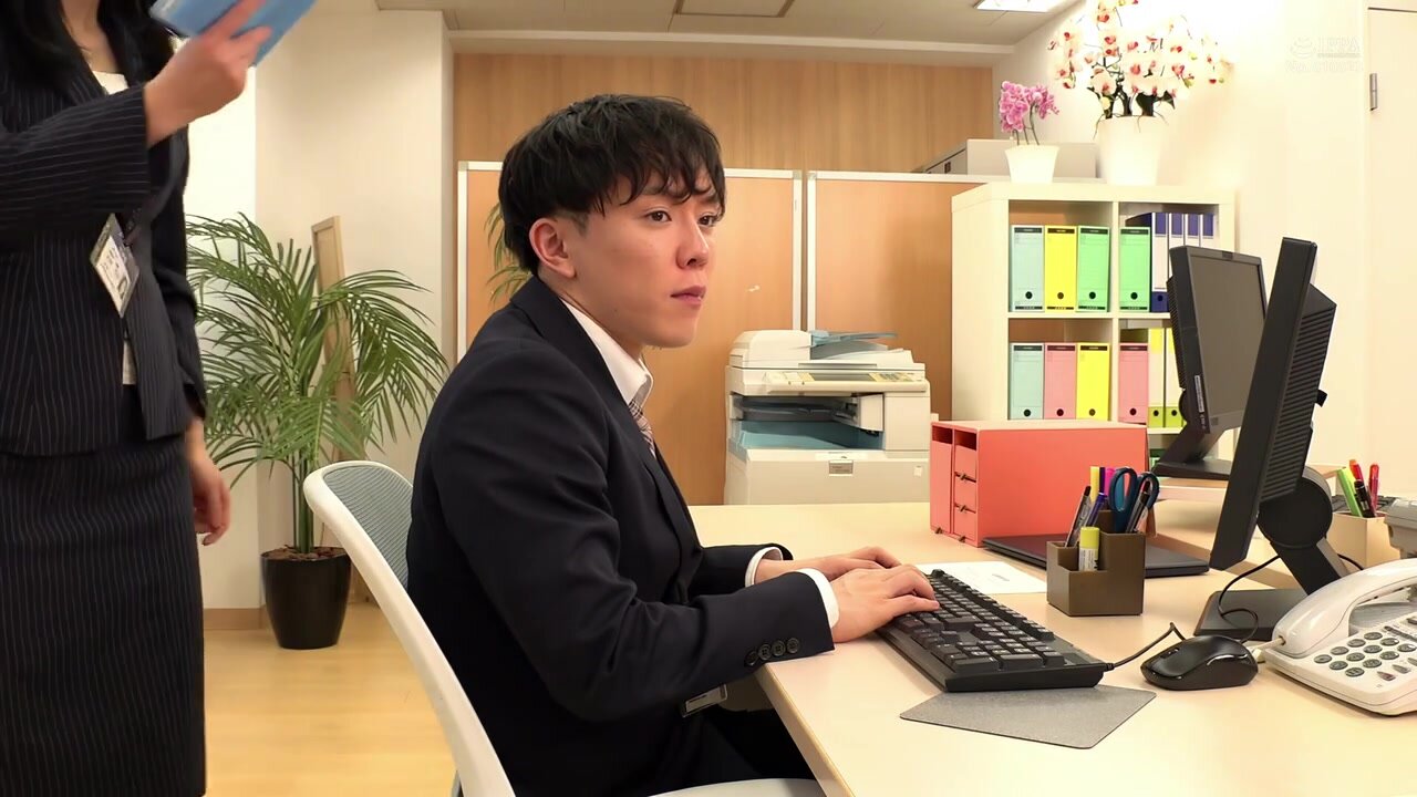 START-315 Even at work, she doesn't care if she's found out and does a tearful deep throat in a dangerous place. A female supervisor with a deep throat erogenous zone who can make her younger subordinate wet - Nao Satsuki