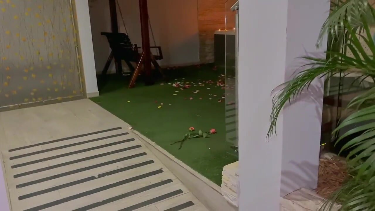 Jenifer Play - Me Declara Su Amor Y Terminamos Follando Y Tragándome La Leche Con Vino ????