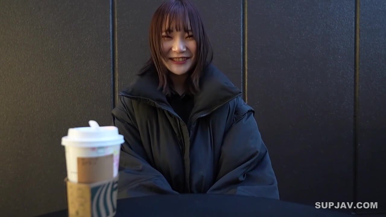 [First Time Shooting] [Face Revealed] Full Of Smiles! A Cool Beauty Amateur With A Clean Look. Good Sensitivity, Rare Pink Beautiful Breasts. A Big Cock Insertion Turns Her Into A Maiden.