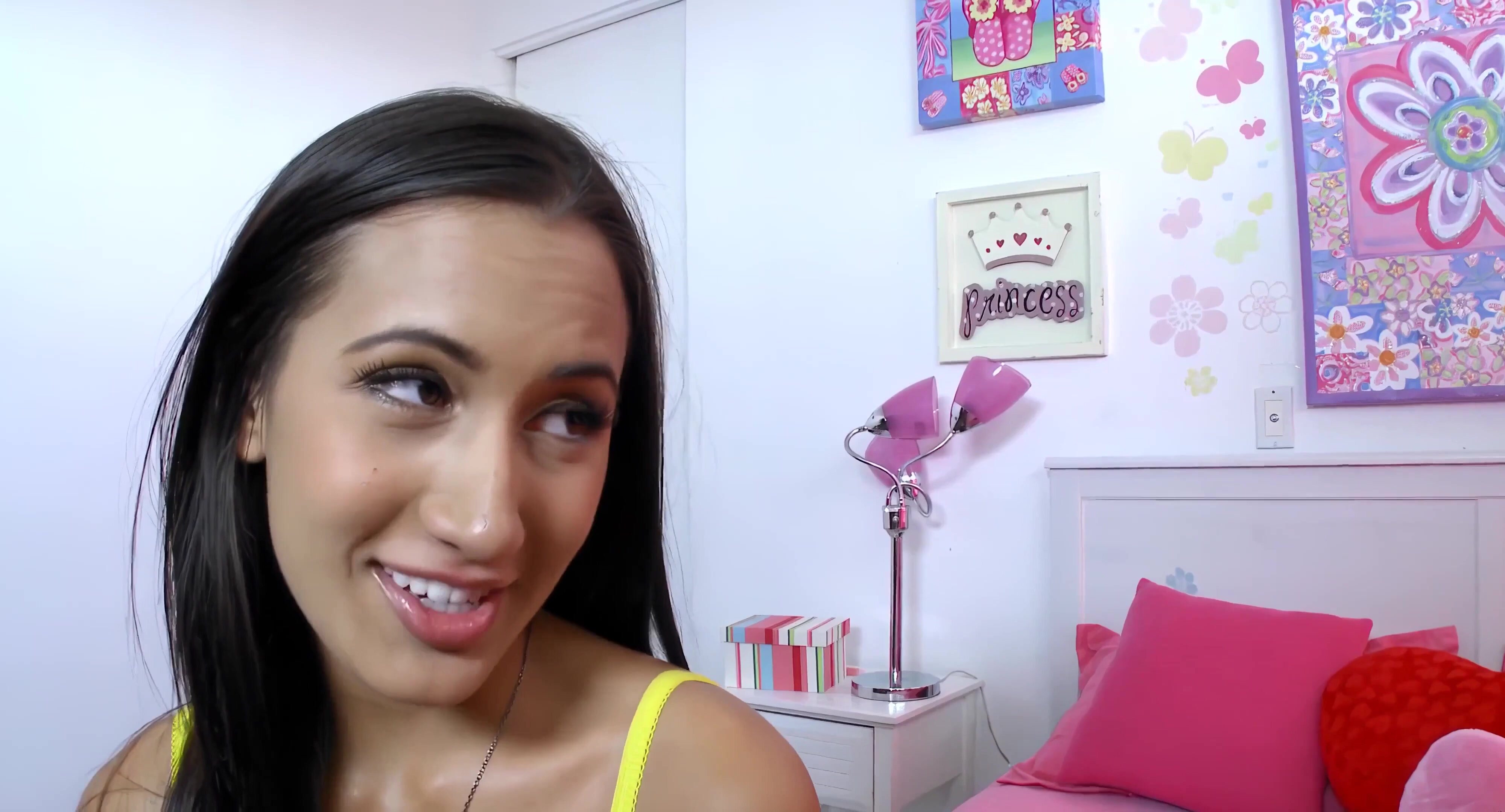 Amia Threesome
