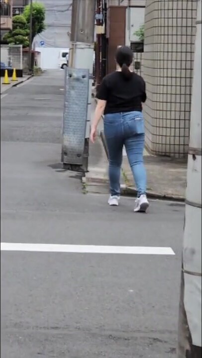 MEMO-003 "I've always dreamed of sticking it in you..." A record of the training of a plain female student I've never met before who lives nearby, her plump, busty breasts at the peak of their development, as I grabbed her like an idiot and fucked her