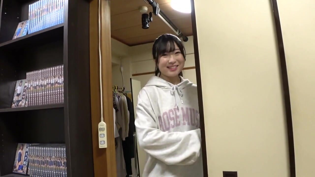 OKK-091 Sakura Kana Wet, shiny and tight fitting, divine competitive swimsuit. Enjoy the sight of a cute girl in a competitive swimsuit! This AV starts with a hidden camera of her changing clothes, and includes close-ups of small breasts, big breasts, sha
