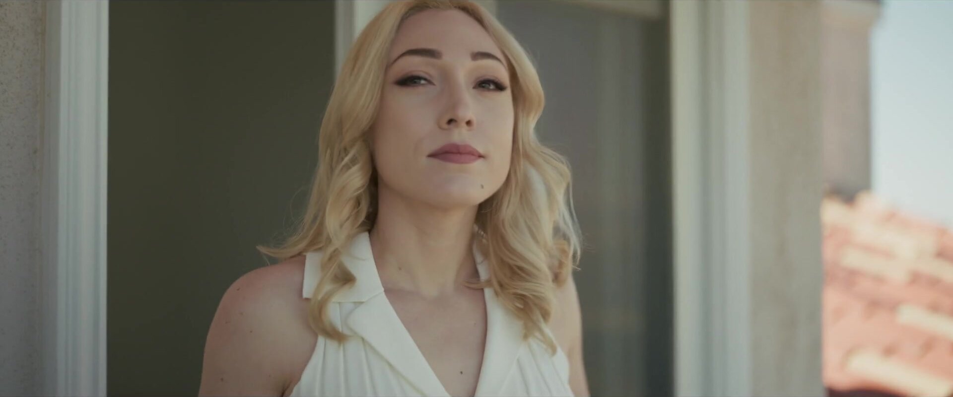 BellesaPlus - Lily Labeau And Scarlett Alexis - The Distraction