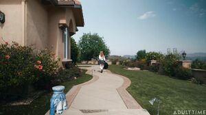 Maddi Collins - 18 & PREGNANT