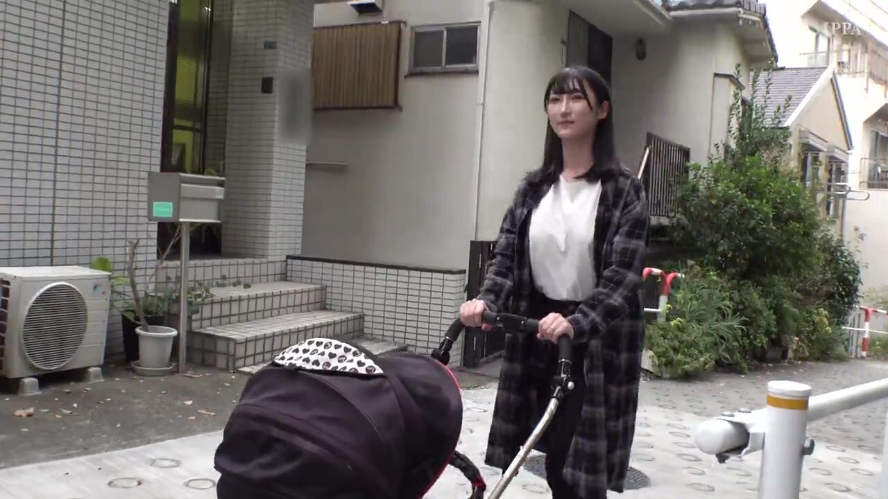 STSK-172 Baby carriage wife targeting @ Shinjuku Ward Postpartum virgin mom vaginal semen soiling