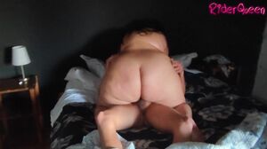 Amateur BBW Gets Screwed In Bed