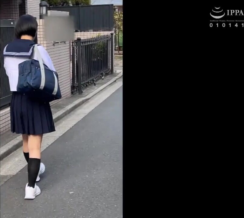 MILK-245 The fate of five schoolgirls who were targeted by the uniformed angels found on the street. 300-minute special edition