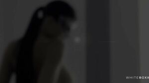Lucy Li, Silvie Deluxe - In Sync