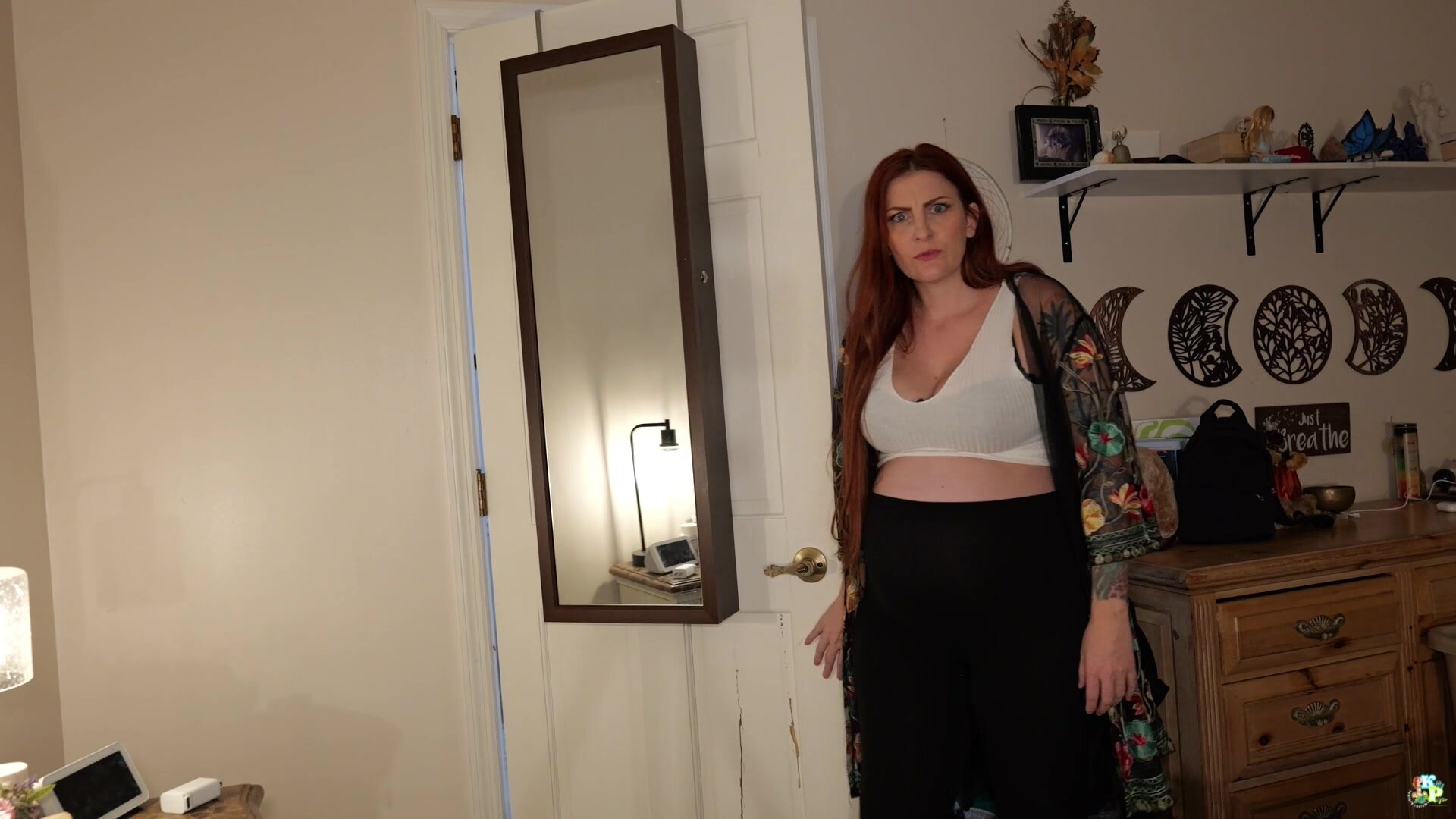 Kelly Payne - Pregnant step-Mom finds step-Son Jerking off in her Bed