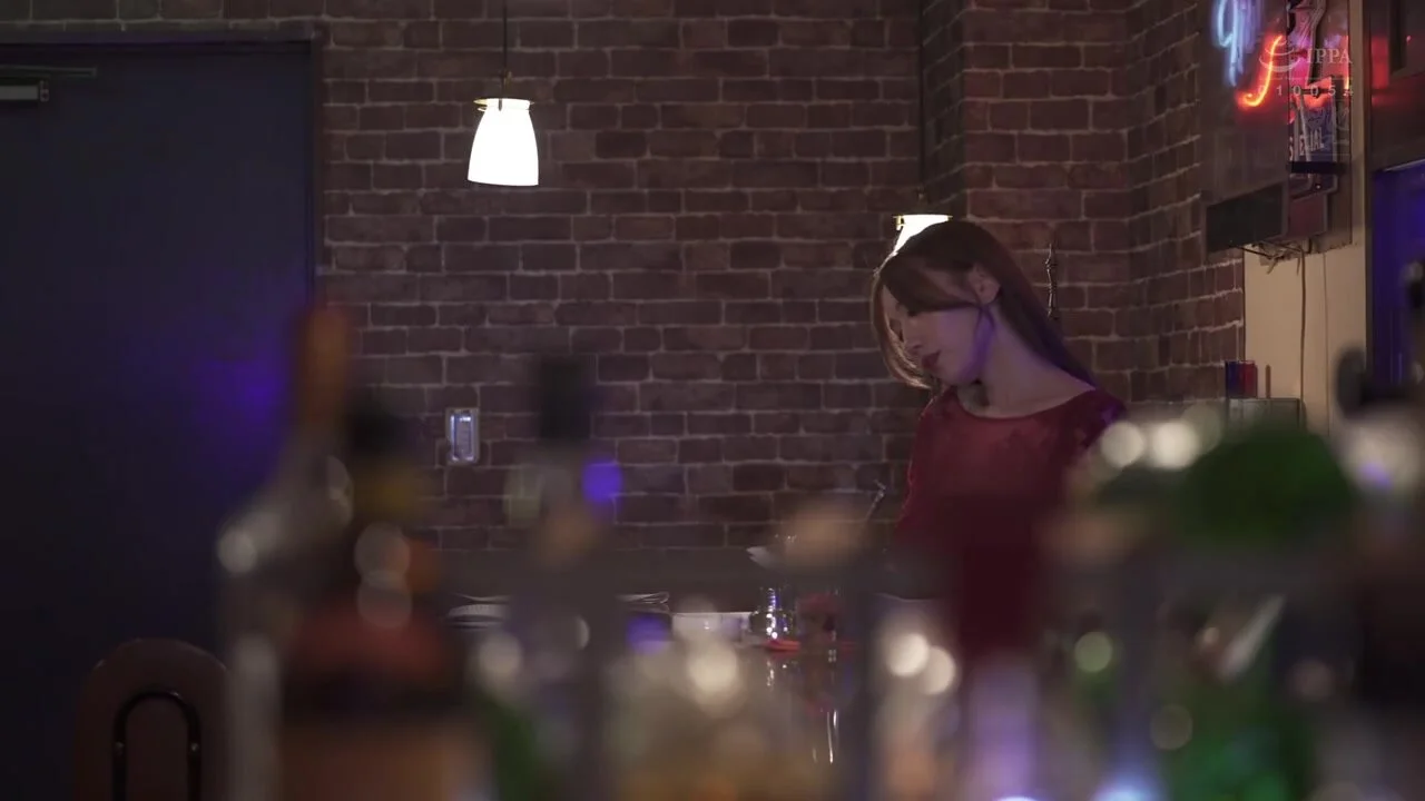 MEYD-986 Falling into the trap of a real estate...