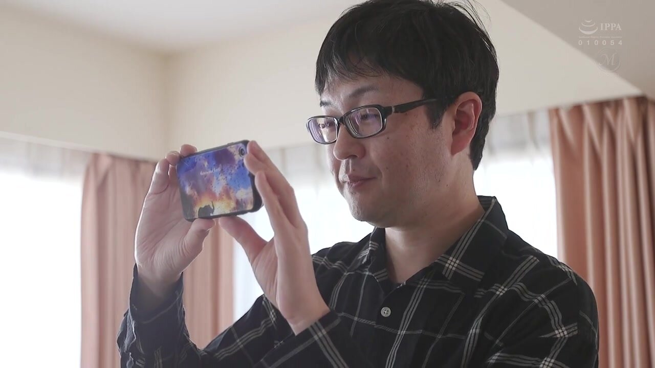 ROE-350 POV NTR: The person in the "POV video" sent to me by mistake from my best friend was my mother. Reiko Seo