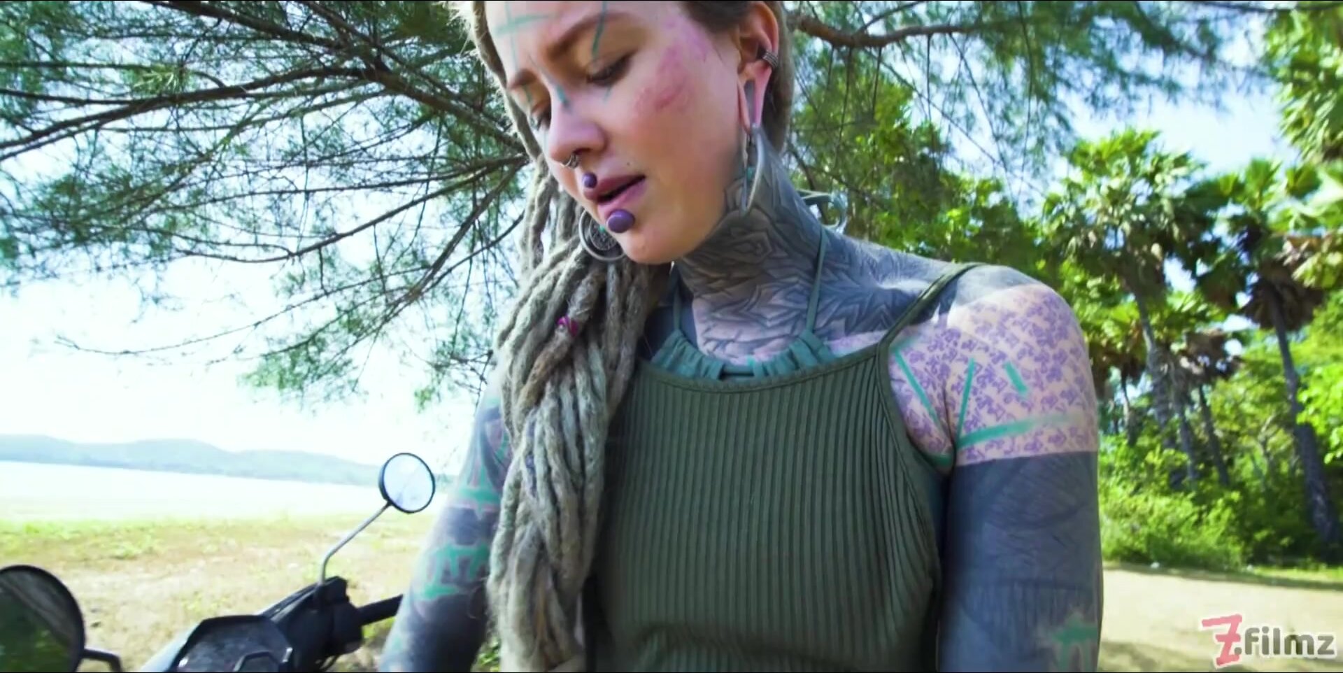 Z-Filmz - Anuskatzz Fucks Herself Outdoors