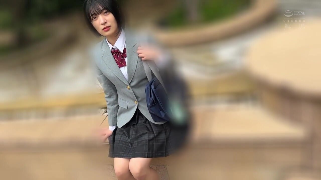 MUDR-316 A schoolgirl in her prime sneaks out of her school trip for a French kiss date with a man of her father's generation. They stay in a hotel and have creampie sex over and over again, feeling like adults. Yumi Nijimura