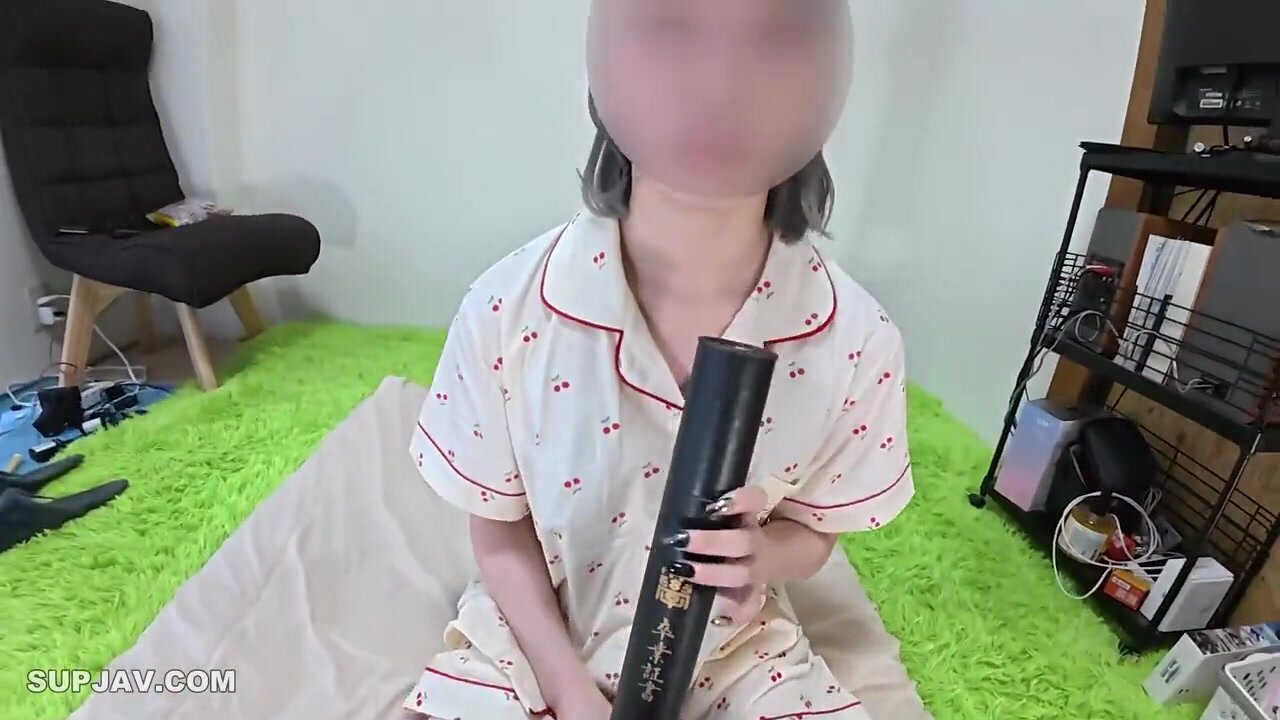 I Creampied A Chick Who Just Graduated! I Paid A High Price Because It's Guaranteed To Be A Good Video. [Personal Video]