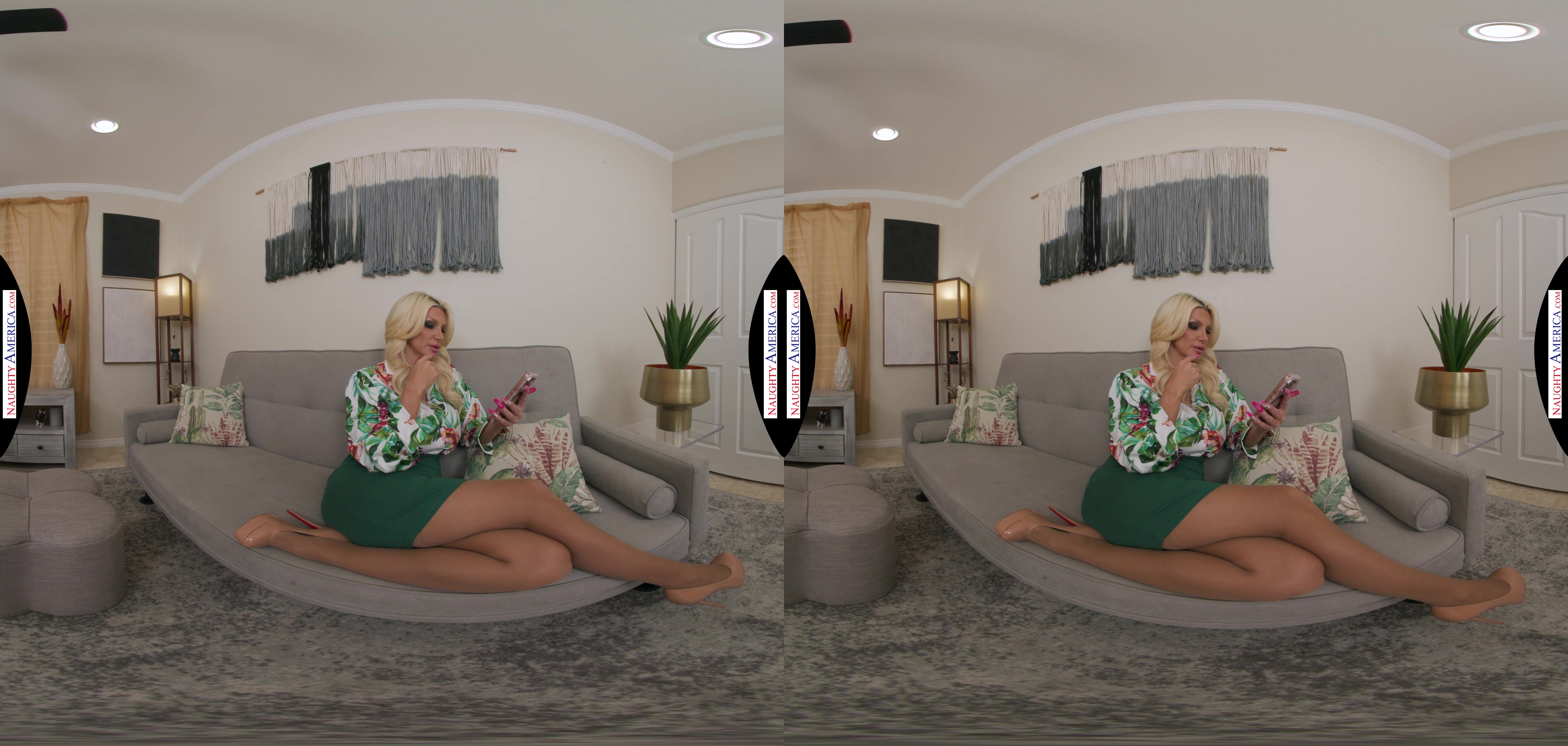 Brittany Andrews - My Friend's Hot Mom VR in 4K