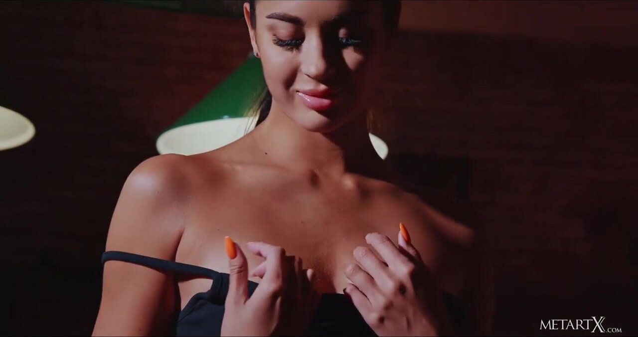 Victoria Mur - hot solo babe