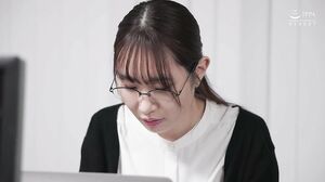 AKDL-325 I can’t believe sex with the dull senpai who’s hated at work turned out to be exactly my type…
