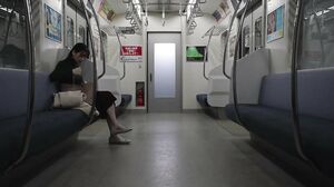 MOON-041 Last masturbation train: A beautiful, hairy office lady spreads her legs and masturbates in an empty train car, showing off her squelchy masturbation... Mayu Suzuki