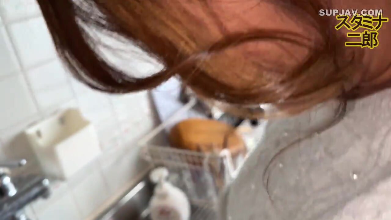 [Young Cock-eating Aunt] A Video Of A Healthy, Tanned, Big-breasted Beautiful Aunt Sucking The Cock Of An Adolescent Boy 20 Years Younger Than Her And Going Wild In The Afternoon