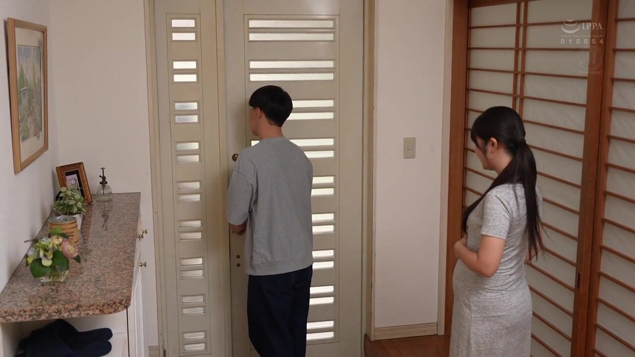 JUR-330 During my wife's pregnancy, I was even forbidden to masturbate, so I ended up having sex with my stepmother, Iroha, who came to Tokyo, over and over again... Morinaga Iroha