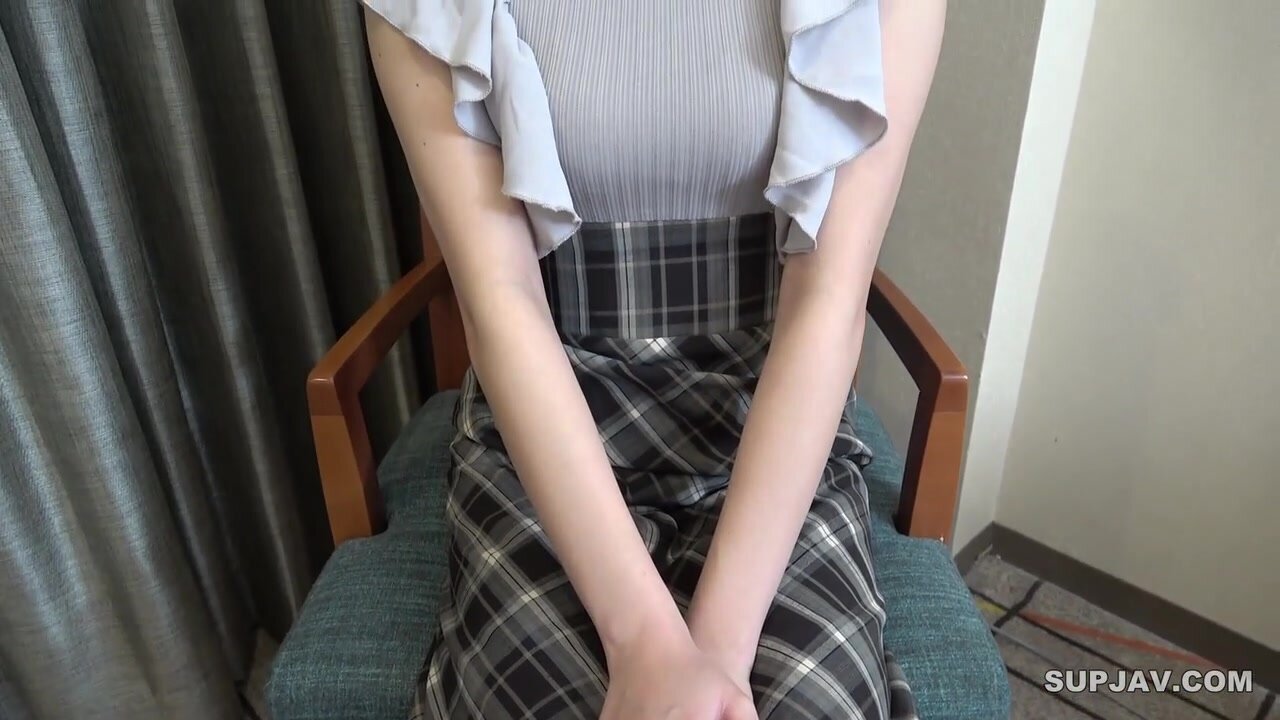 [Continued / 4 Shots] A 1.0-year-old With A Mature Body. A Win-win Situation. The Reward Is A Lot Of Semen That Falls On Her Beautiful Big Breasts.