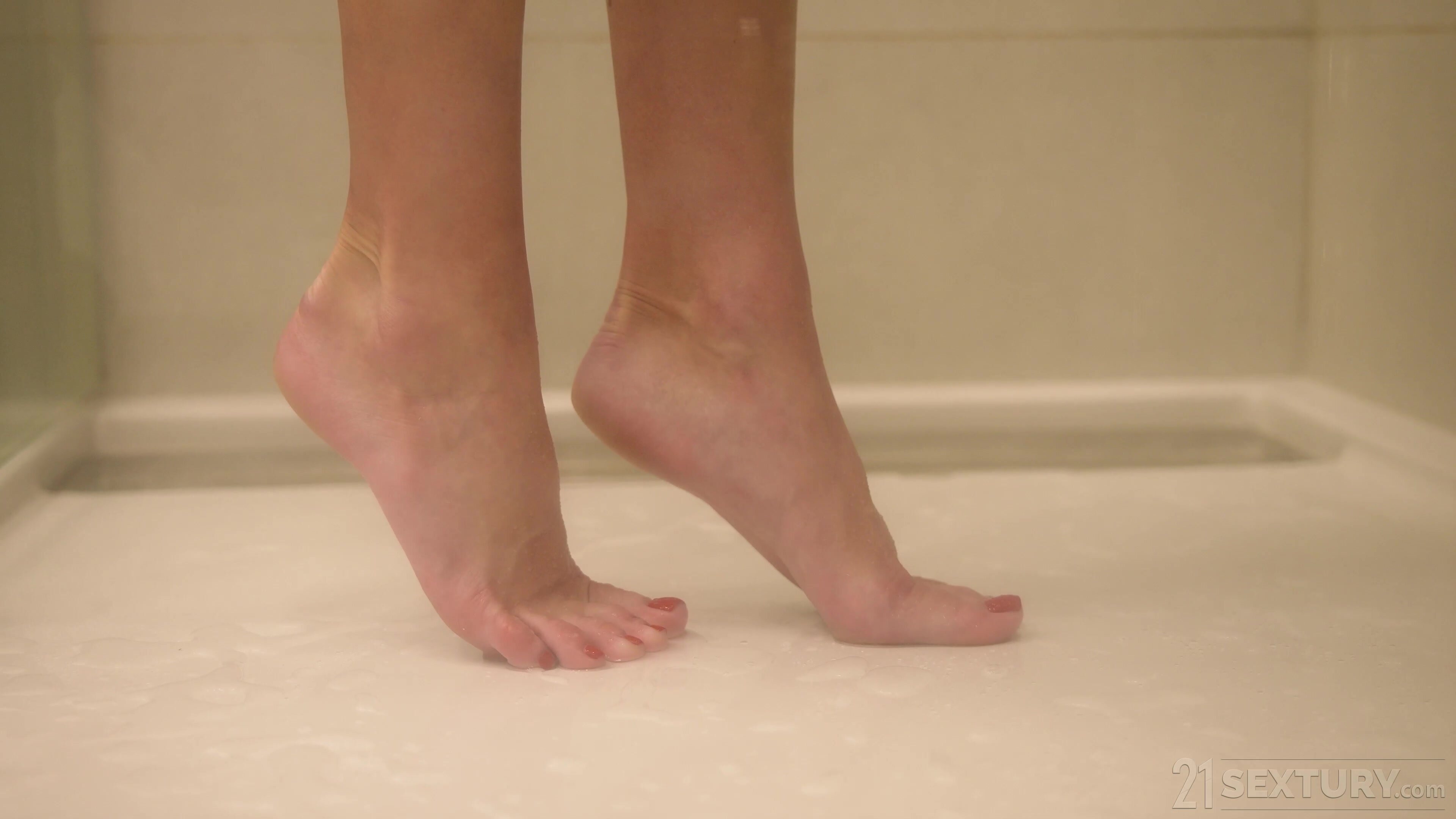 Sybil - Hoes & Toes