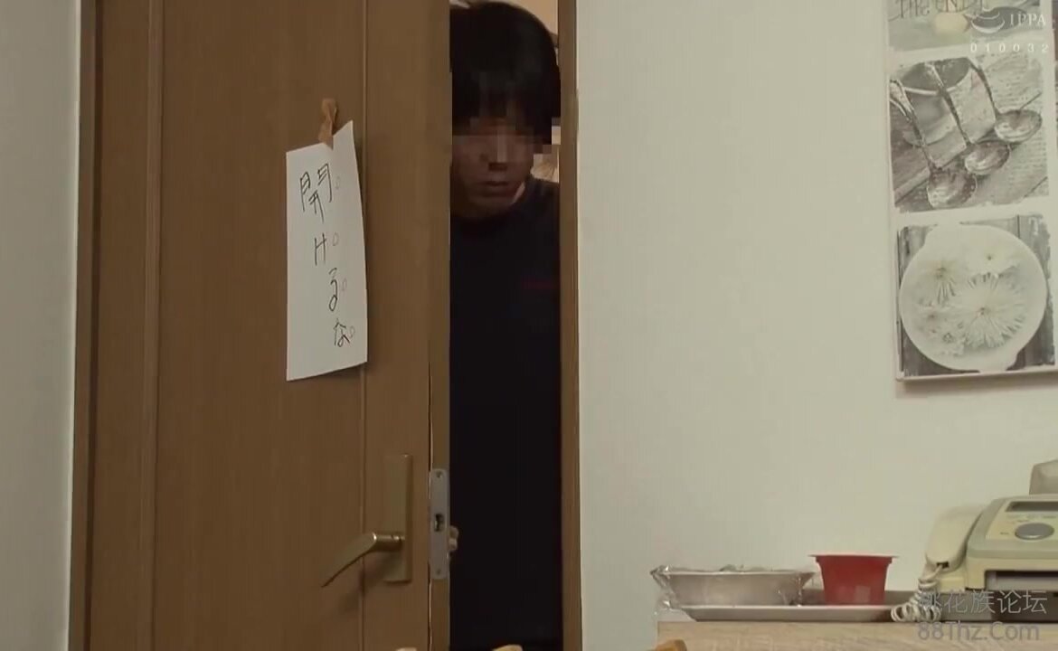 HUNTA-452B Naughty things every day with my mom friends A mother who absolutely obeys her hikikomor