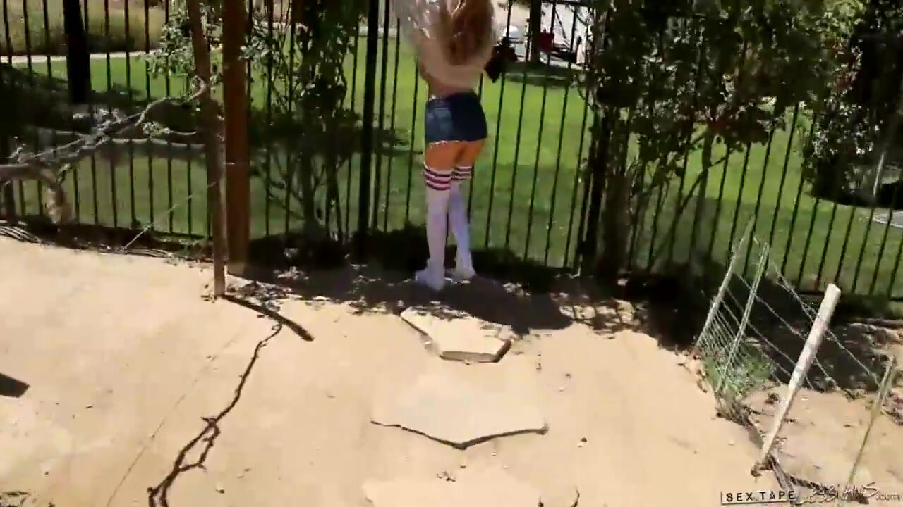 Karla Kush, Alix Lynx - Nosey Neighbor