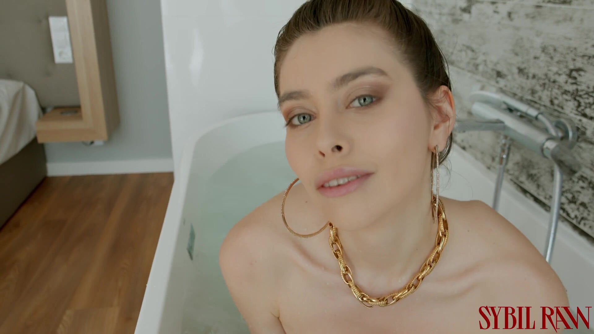 OnlyFans - Sybil A And Alissa Foxy - Oil Hitachi Piss And Squirt With My Bestie