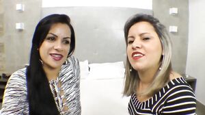 MATURE GIRLS KISSES PLEASURES