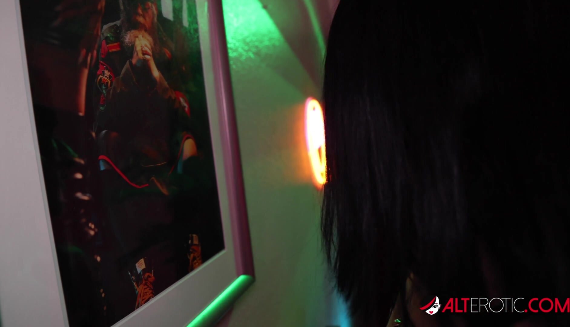 Luna Baby Gets Room Service Massage and BBC From Musa Phoenix aka Duke Nightbreak
