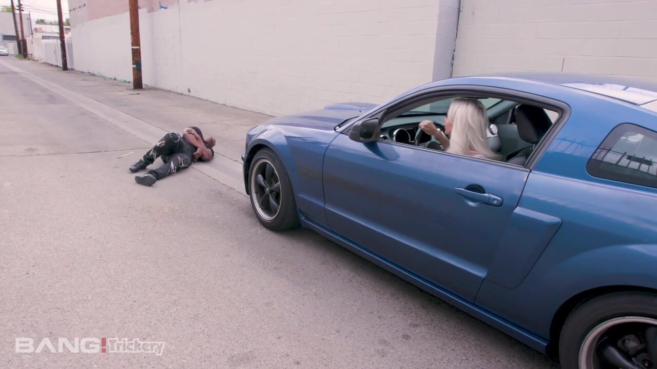 Elsa Jean hit a pedestrian and he fucks her in return! in HD