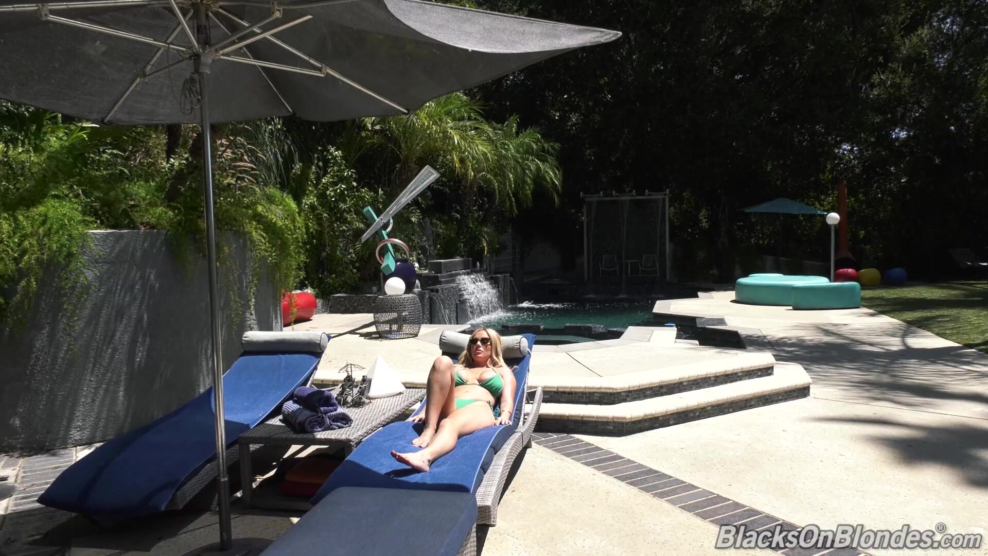 Blackonblondes - Savannah Bond