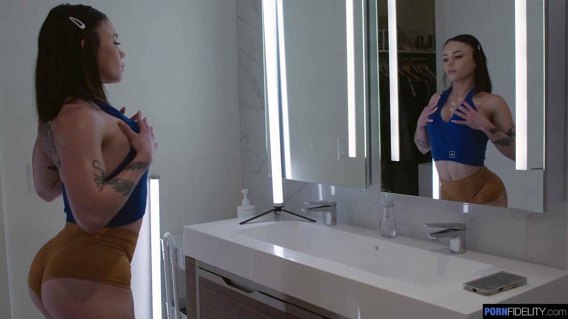 Lucia Rossi - Bathroom Beauty