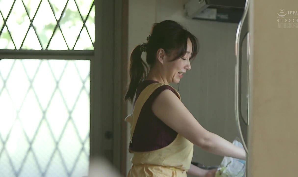 ADN-672 After I got out of prison, I flowers the daughter of a girl I used to flowers. Karin Kitaoka