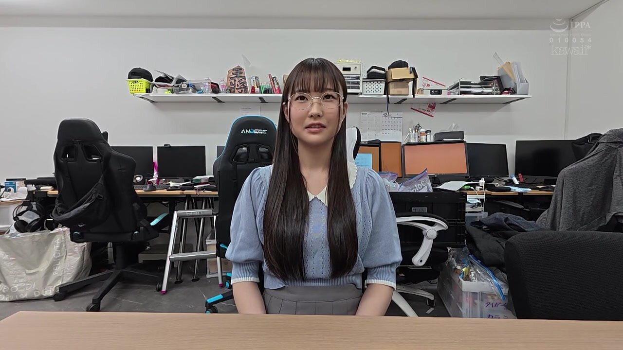 CAWD-847 Tsukioka-san (pseudonym), a 20-year-old third-year student at W University in Tokyo, majoring in archaeology and specializing in Egypt, is in her first raw creampie experience, climaxing so hard she faints from the intense pleasure she can't expe