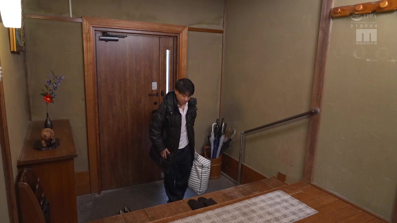 MIAB-494 A big-breasted track and field club member seduces me with a squat that barely touches my glans, and I lose my reason to her, milking her semen with reverse flowers and pounding her with 15 creampies, Nozomi Osaka