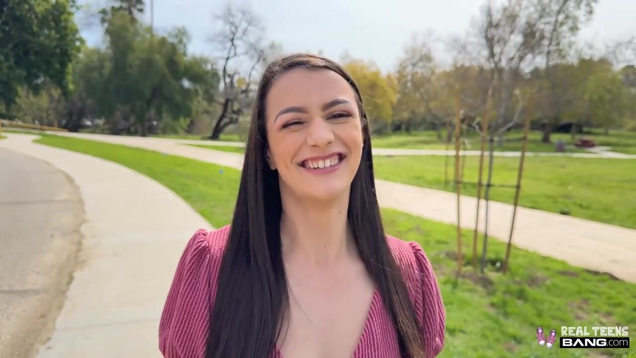 Summer Renee Lets Her Big Naturals Swing In Public