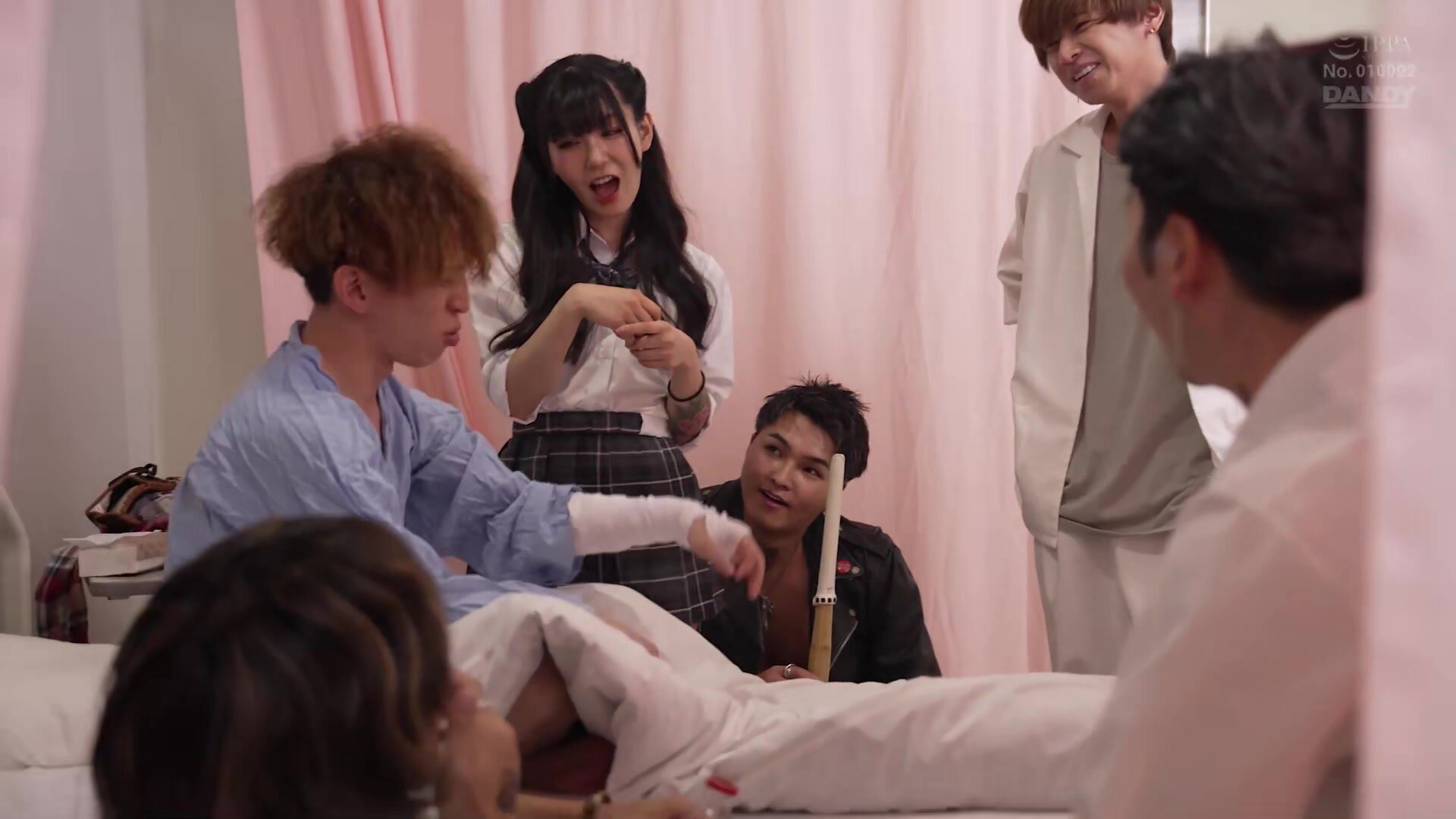 DANDY-951 A middle-aged nurse rehabilitates a cheeky virgin boy by sucking him until he stops ejaculating