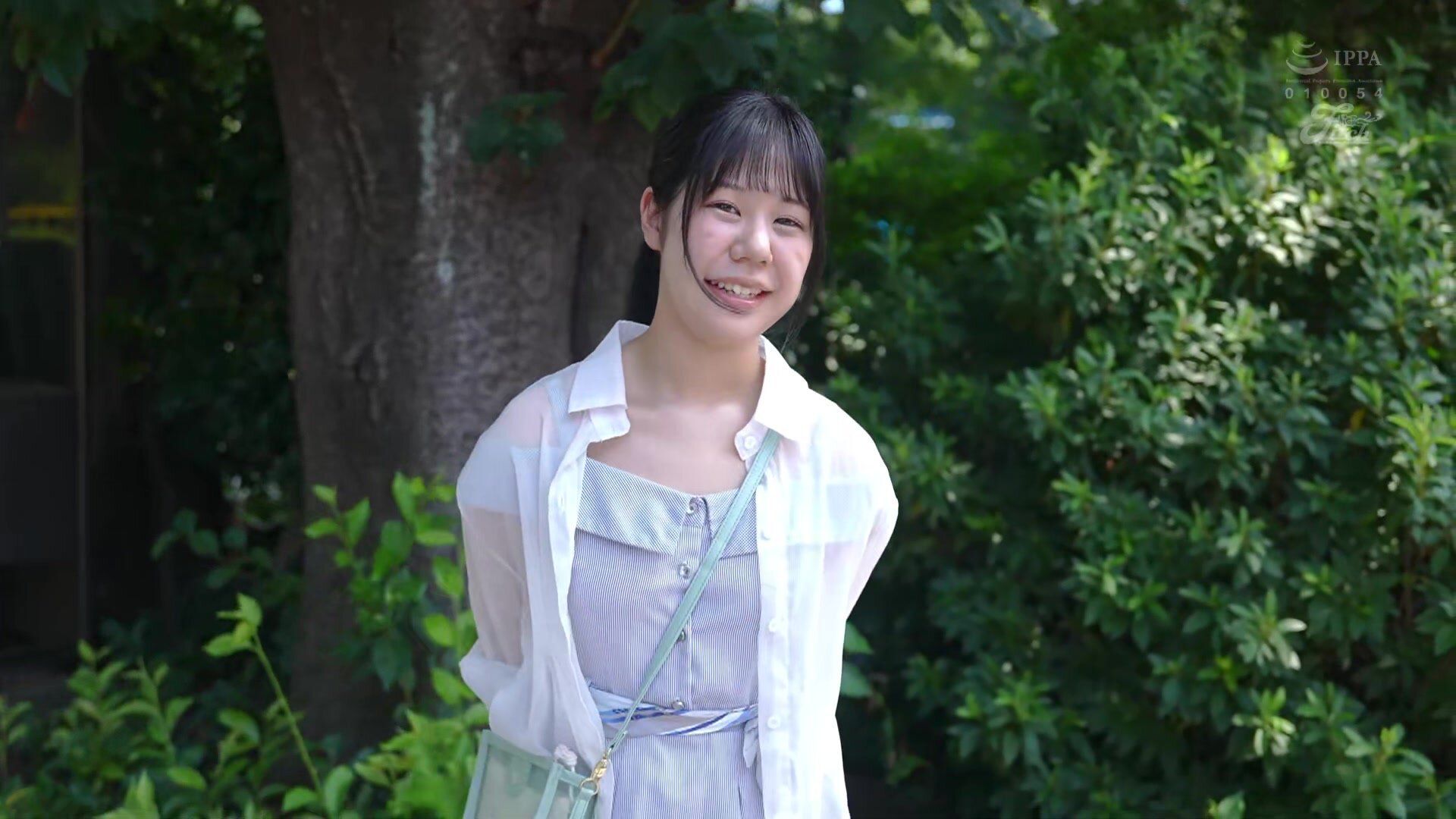 FPRE-158 A simple 18-year-old natural H-cup beautiful girl from the countryside experiences her first ever creampie in 4 scenes Special: Mai Komori