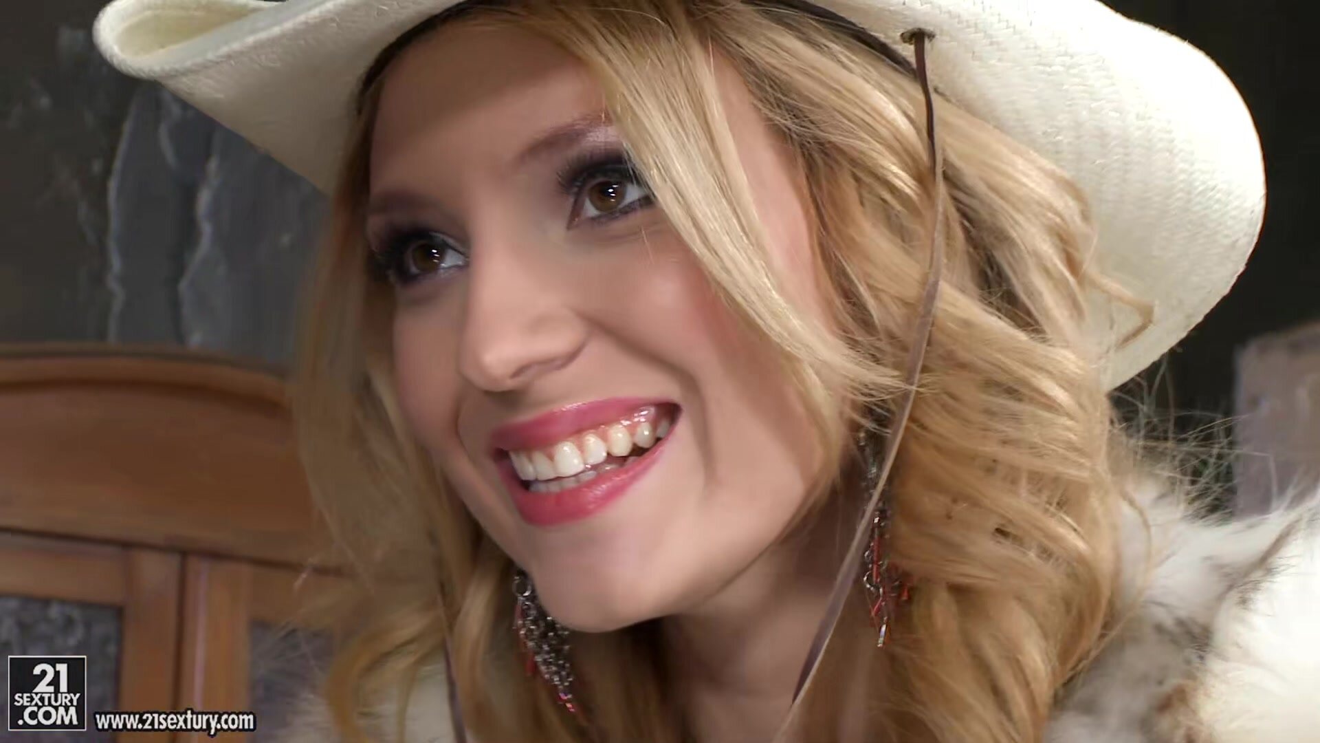 Nataly Von - Wild Wild Dp